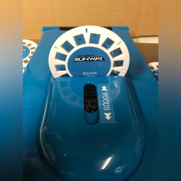 Project Runway Fashion Design Viewer Projector with 6 image wheels - Picture 6 of 8